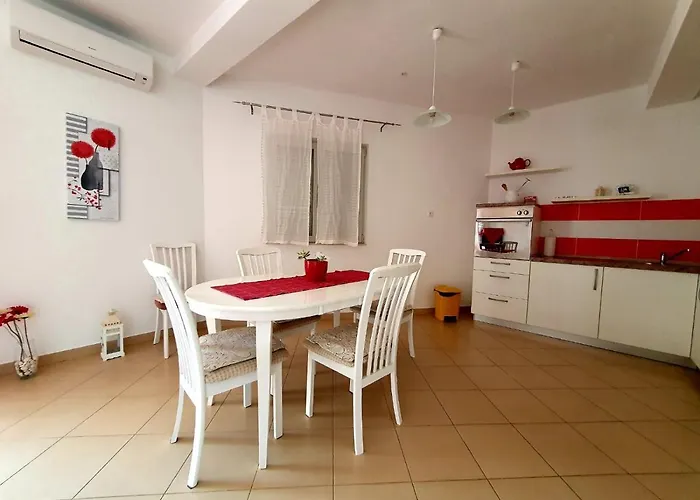 Apartments Tri Sestrice